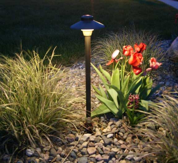 How to Set Up the Lay Out of Brass Landscape Path Lights